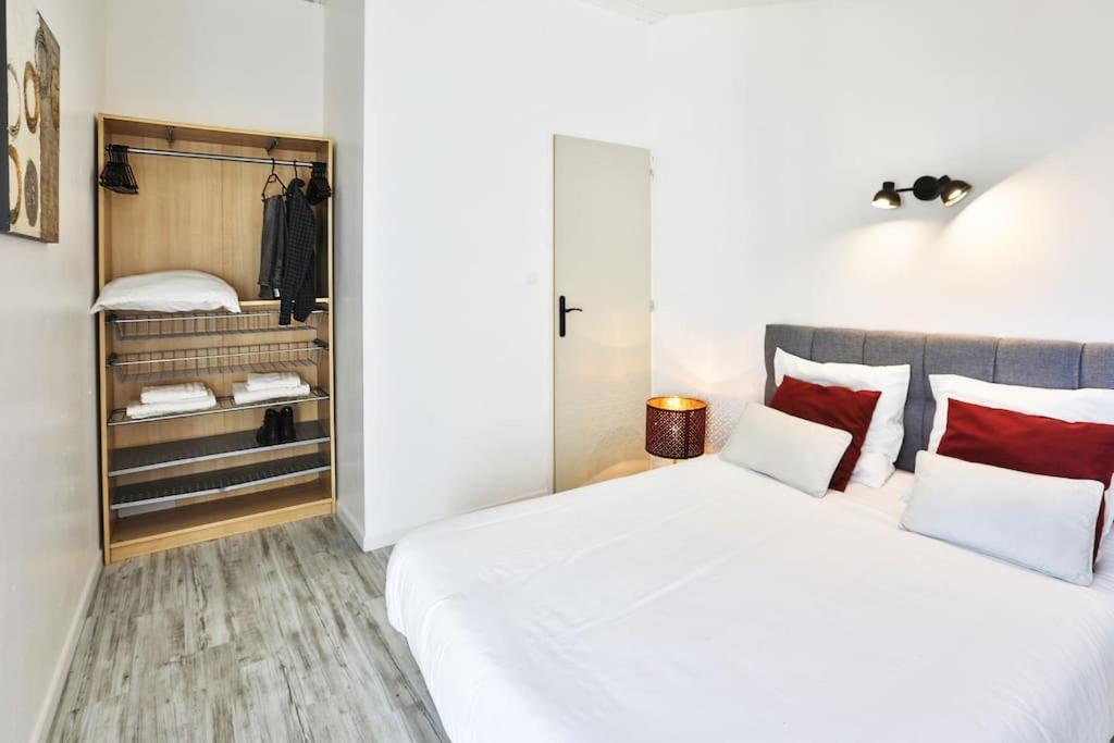Le Cosy T2 Hypercentre ! Parking Inclus Et La Plage A 2 Min ! 莱萨布勒-多洛讷 外观 照片