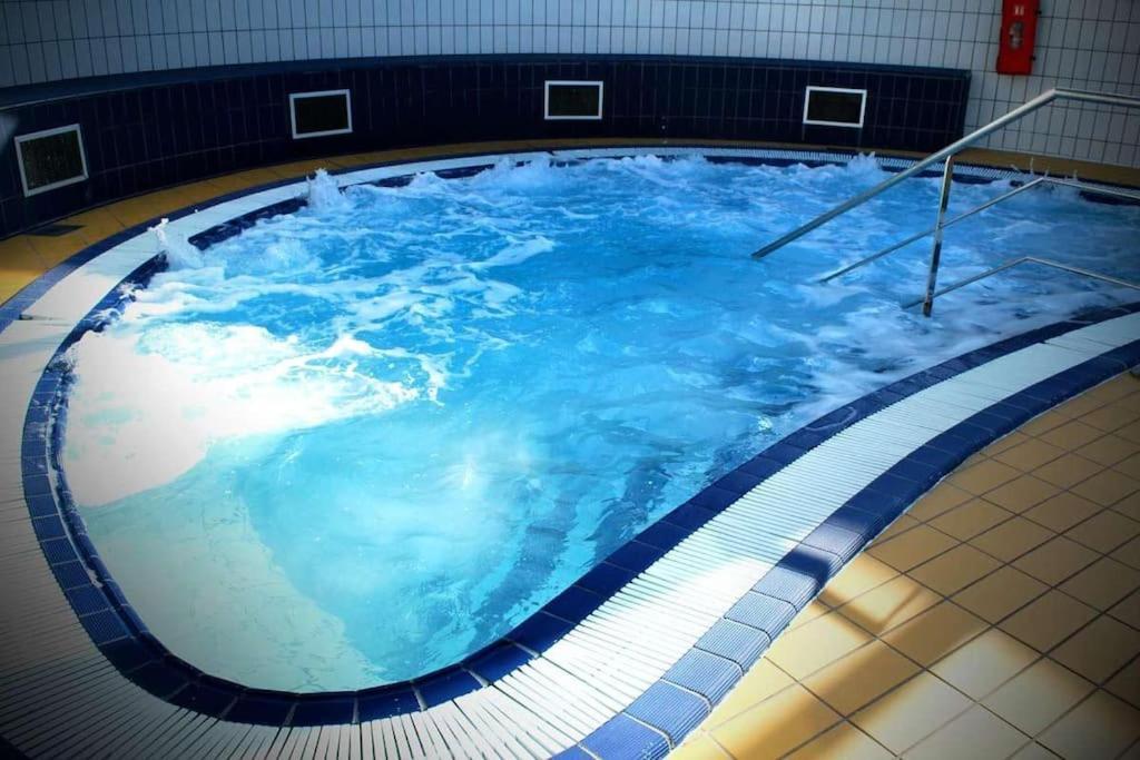Le Cosy T2 Hypercentre ! Parking Inclus Et La Plage A 2 Min ! 莱萨布勒-多洛讷 外观 照片