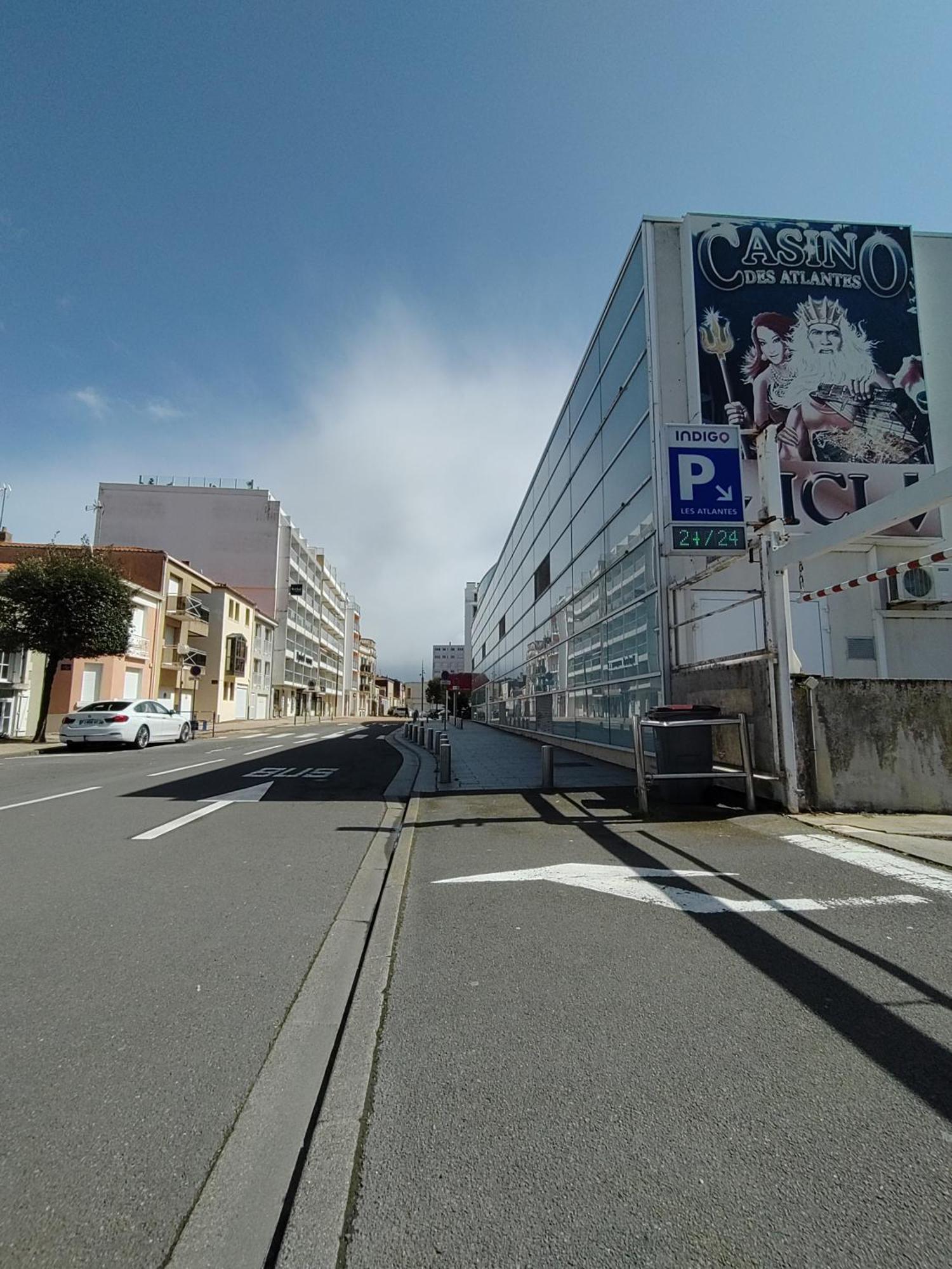 Le Cosy T2 Hypercentre ! Parking Inclus Et La Plage A 2 Min ! 莱萨布勒-多洛讷 外观 照片